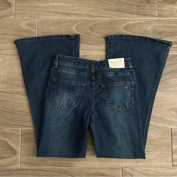 Jessica Simpson Lulu Ultra Flare Jeans - Picture 6 of 6